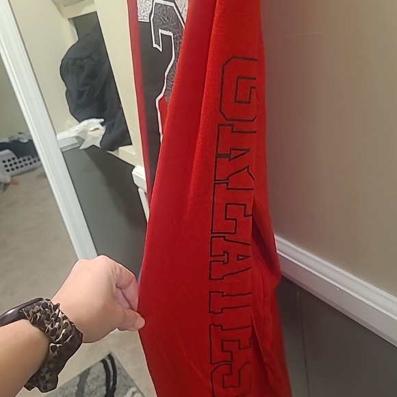 Launder Mens T-Shirt Size 2XL Red Long Sleeve 23 Greatest Hoops - Picture 3 of 8